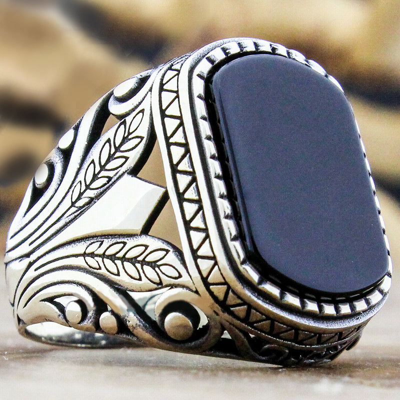 Vintage Ring With Black Gemstones Men's Fashion Ring